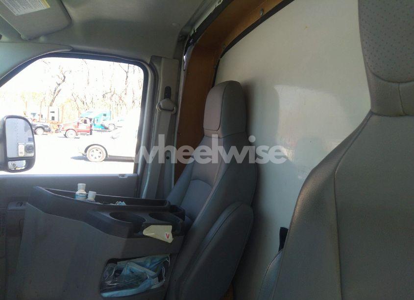 Photo 6 of 2014 Ford Econoline E450 SUPER DUTY CUTWY VAN (VIN 1FDWE4FL3EDA46020)