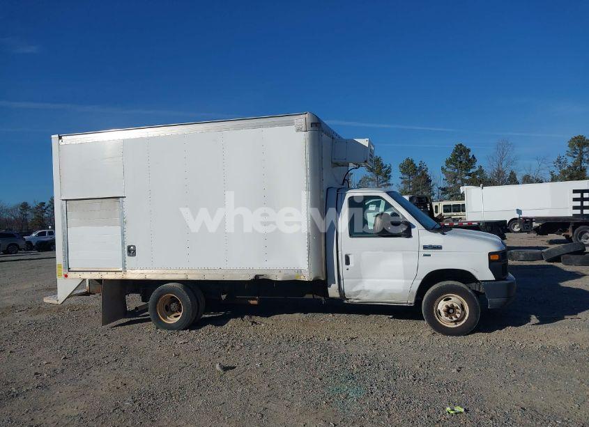 Photo 13 of 2014 Ford Econoline E450 SUPER DUTY CUTWY VAN (VIN 1FDWE4FLXEDA51344)