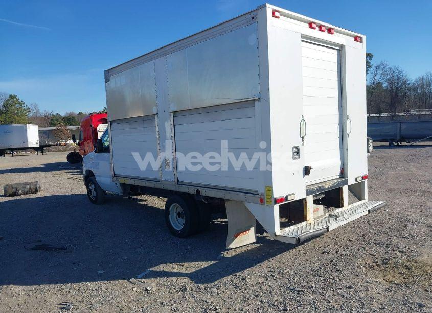 Photo 3 of 2014 Ford Econoline E450 SUPER DUTY CUTWY VAN (VIN 1FDWE4FLXEDA51344)