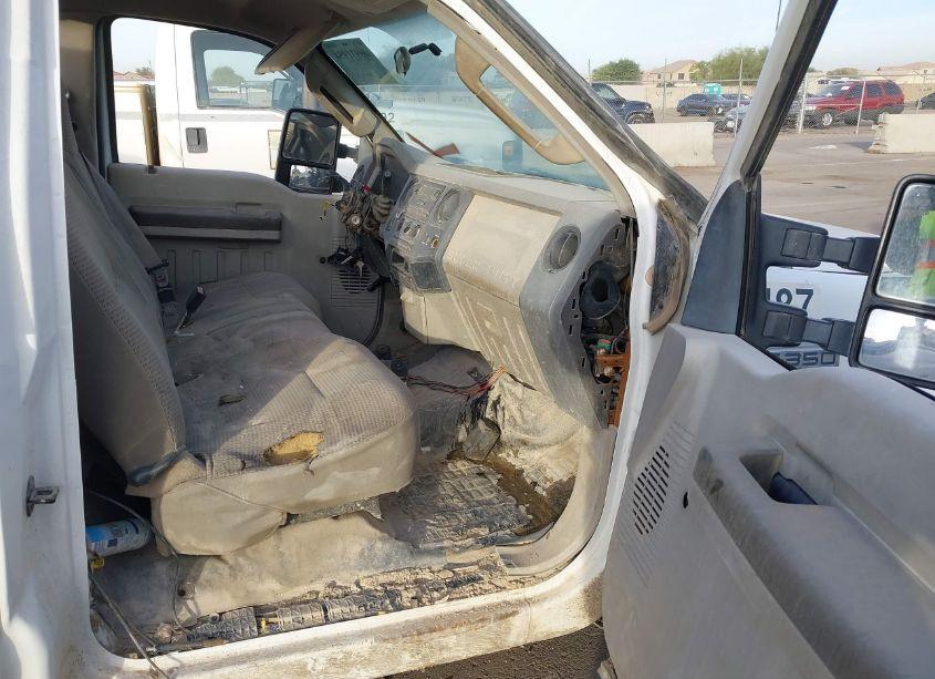 Photo 5 of 2008 Ford F-350 XL/XLT (VIN 1FDWF315X8EA79112)