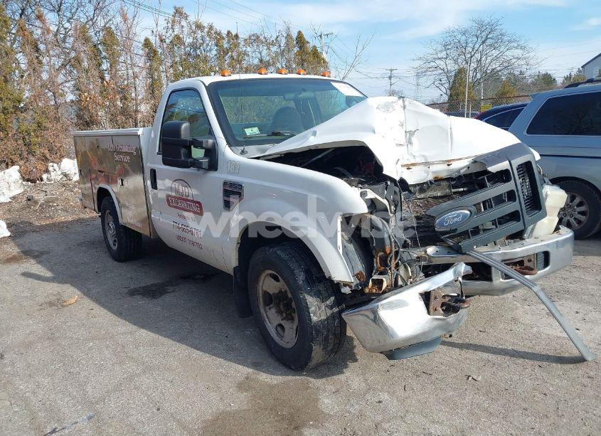 2008 Ford F-350 CHASSIS XL/XLT (VIN 1FDWF34588EA24797) main photo