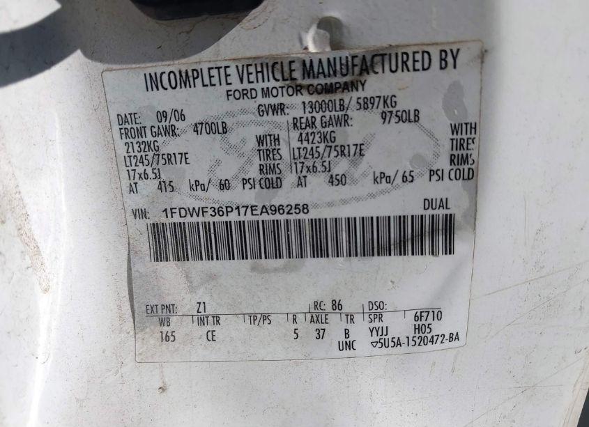 Photo 8 of 2007 Ford F-350 CHASSIS XL/XLT (VIN 1FDWF36P17EA96258)