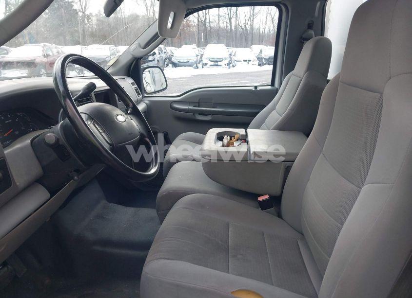 Photo 7 of 2004 Ford F-350 CHASSIS XL/XLT (VIN 1FDWF36P54ED46368)