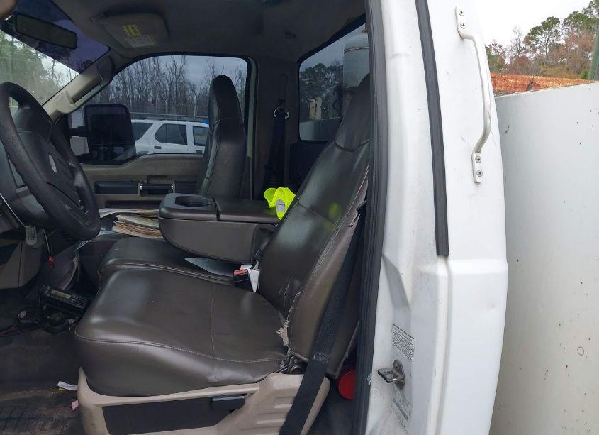 Photo 6 of 2009 Ford F-350 CHASSIS XL/XLT (VIN 1FDWF36Y09EA59004)