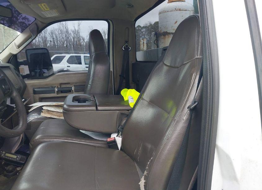 Photo 7 of 2009 Ford F-350 CHASSIS XL/XLT (VIN 1FDWF36Y09EA59004)