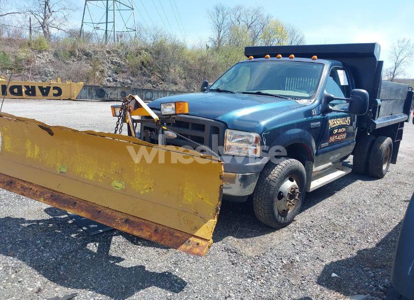 Photo 2 of 2005 Ford F-350 XL/XLT (VIN 1FDWF37P55EC77049)