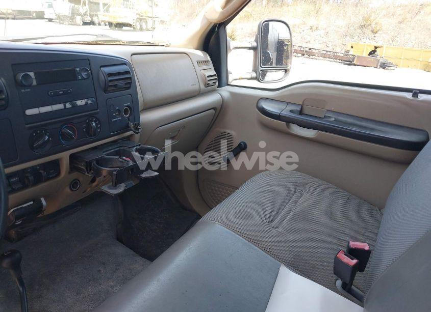 Photo 6 of 2005 Ford F-350 XL/XLT (VIN 1FDWF37P55EC77049)