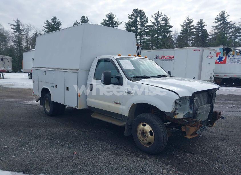 2005 Ford F-350 XL/XLT (VIN 1FDWF37P65EB71869) main photo