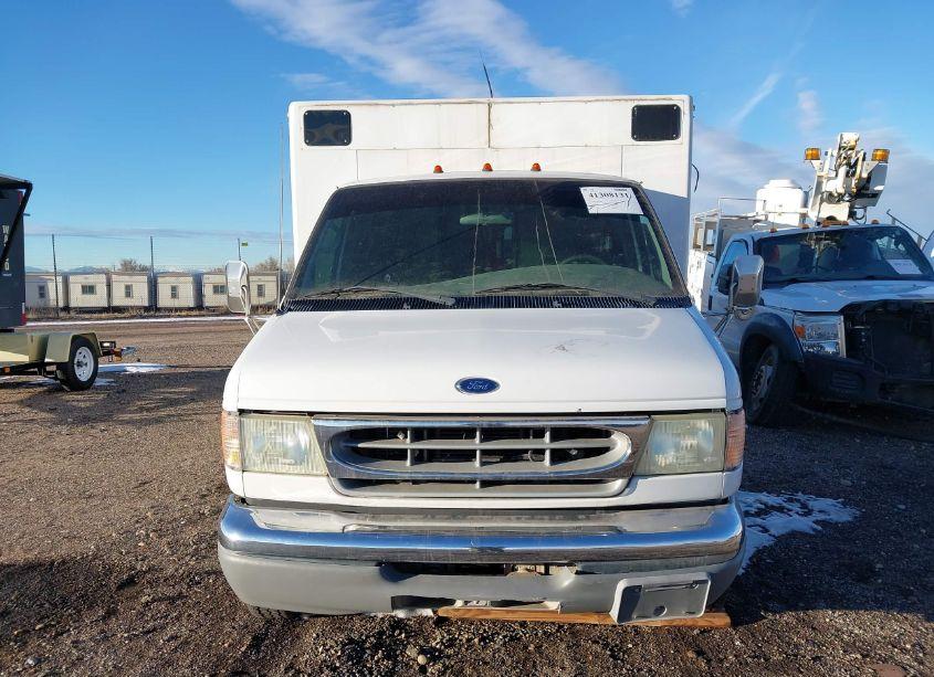 Photo 12 of 2002 Ford E-450 CUTAWAY STANDARD (VIN 1FDXE45F12HB44595)