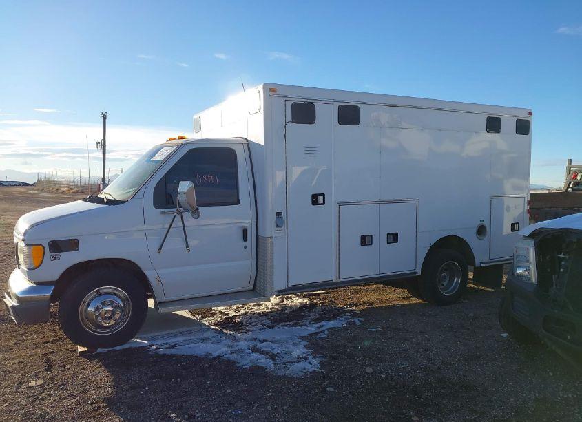 Photo 14 of 2002 Ford E-450 CUTAWAY STANDARD (VIN 1FDXE45F12HB44595)