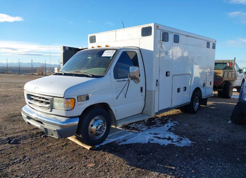 Photo 2 of 2002 Ford E-450 CUTAWAY STANDARD (VIN 1FDXE45F12HB44595)