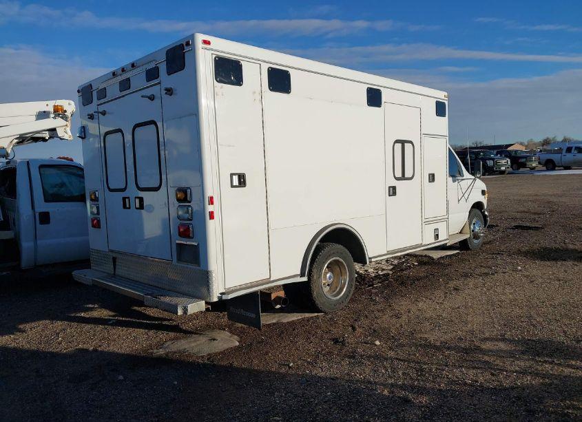 Photo 4 of 2002 Ford E-450 CUTAWAY STANDARD (VIN 1FDXE45F12HB44595)