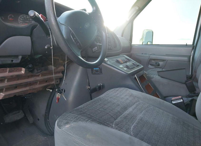 Photo 6 of 2002 Ford E-450 CUTAWAY STANDARD (VIN 1FDXE45F12HB44595)