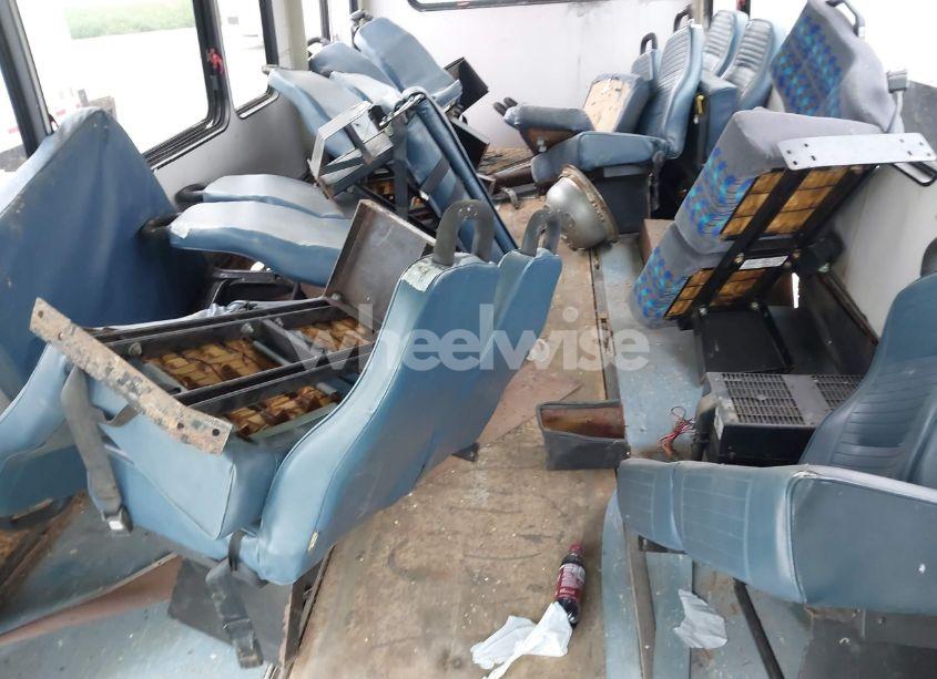 Photo 7 of 2001 Ford E-450 CUTAWAY STANDARD (VIN 1FDXE45F41HA50225)