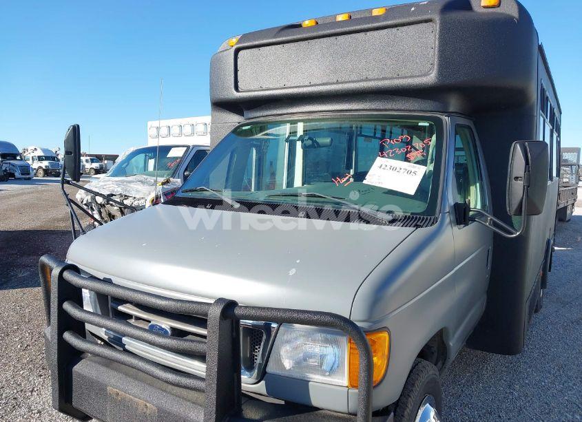 Photo 11 of 2005 Ford Bus E-450 CUTAWAY (VIN 1FDXE45P05HB38901)