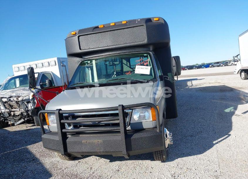 Photo 12 of 2005 Ford Bus E-450 CUTAWAY (VIN 1FDXE45P05HB38901)
