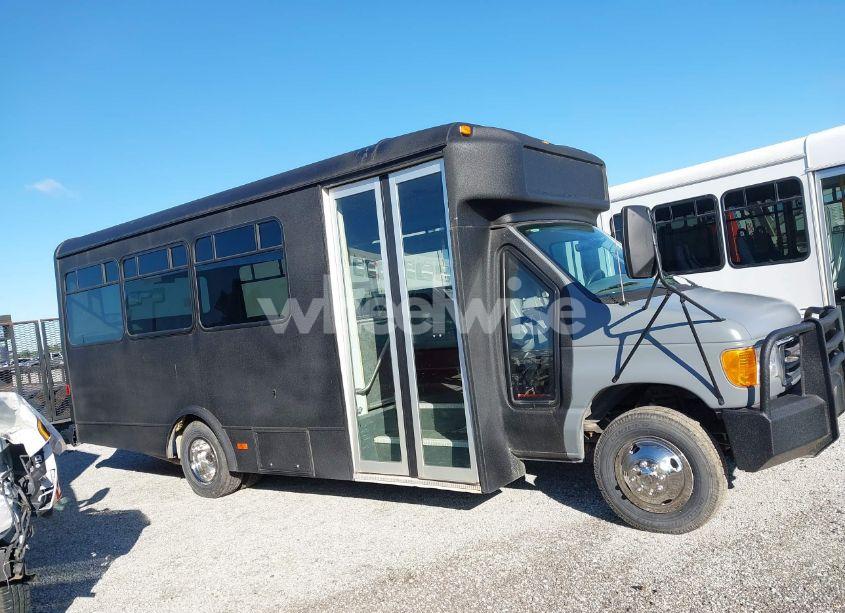 Photo 13 of 2005 Ford Bus E-450 CUTAWAY (VIN 1FDXE45P05HB38901)