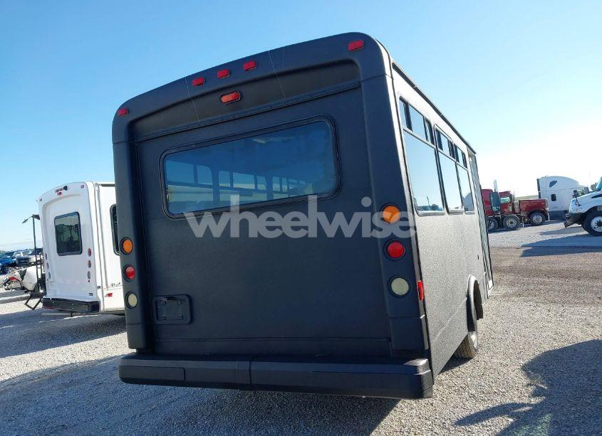 Photo 15 of 2005 Ford Bus E-450 CUTAWAY (VIN 1FDXE45P05HB38901)
