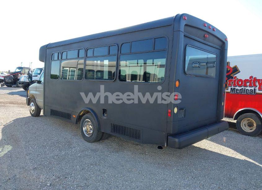 Photo 3 of 2005 Ford Bus E-450 CUTAWAY (VIN 1FDXE45P05HB38901)