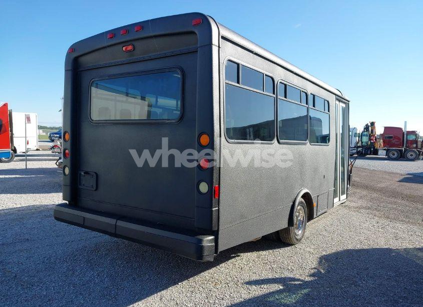 Photo 4 of 2005 Ford Bus E-450 CUTAWAY (VIN 1FDXE45P05HB38901)