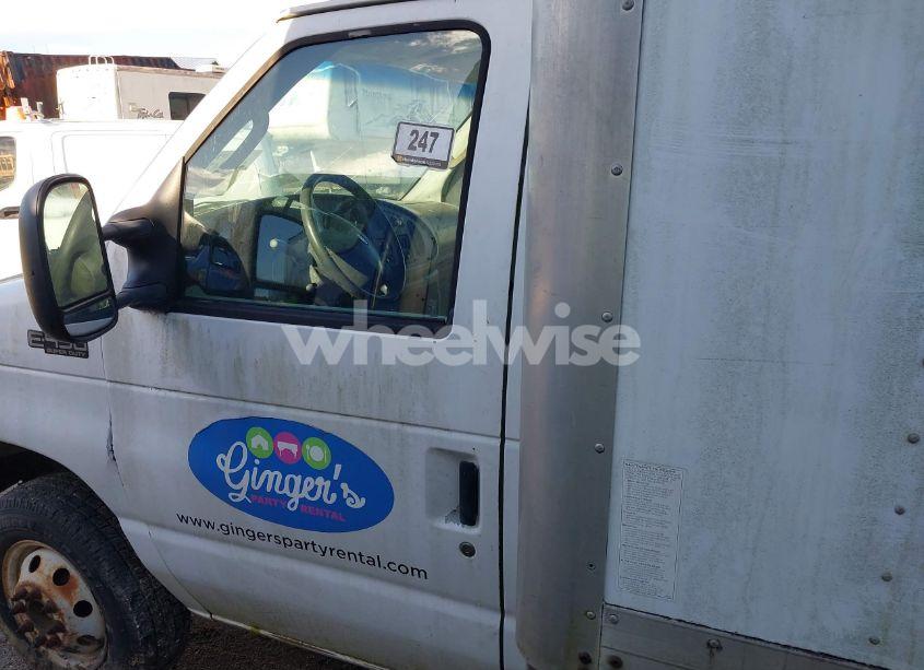 Photo 16 of 2005 Ford E-450 CUTAWAY STANDARD (VIN 1FDXE45P75HA36009)