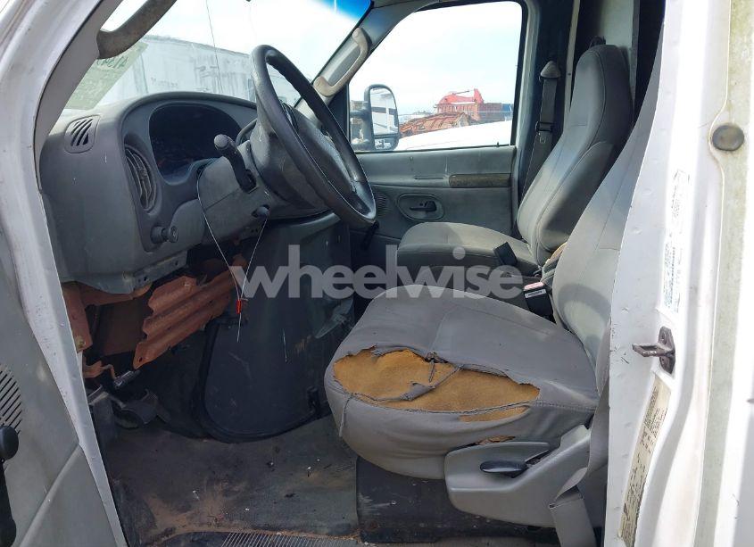 Photo 7 of 2005 Ford E-450 CUTAWAY STANDARD (VIN 1FDXE45P75HA36009)