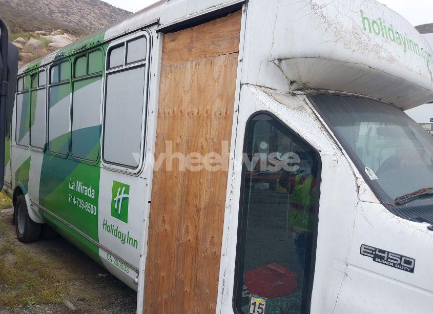 Photo 11 of 2005 Ford E-450 CUTAWAY STANDARD (VIN 1FDXE45S05HA32470)