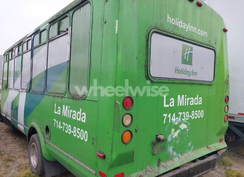 Photo 3 of 2005 Ford E-450 CUTAWAY STANDARD (VIN 1FDXE45S05HA32470)