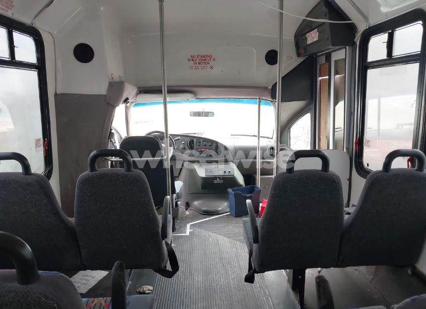 Photo 7 of 2005 Ford E-450 CUTAWAY STANDARD (VIN 1FDXE45S05HA32470)