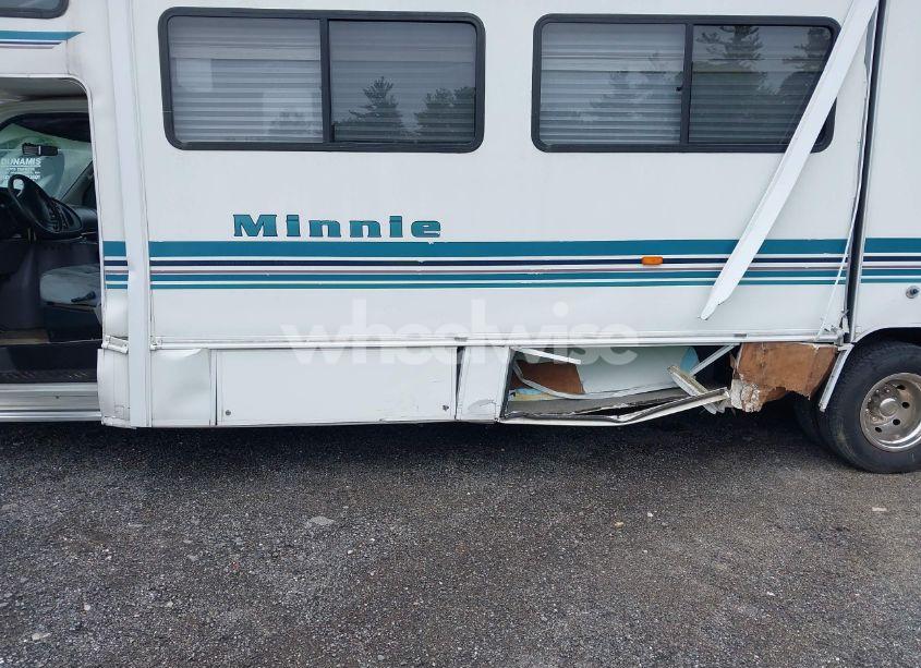 Photo 11 of 2001 Ford E-450 CUTAWAY STANDARD (VIN 1FDXE45S11HB04951)