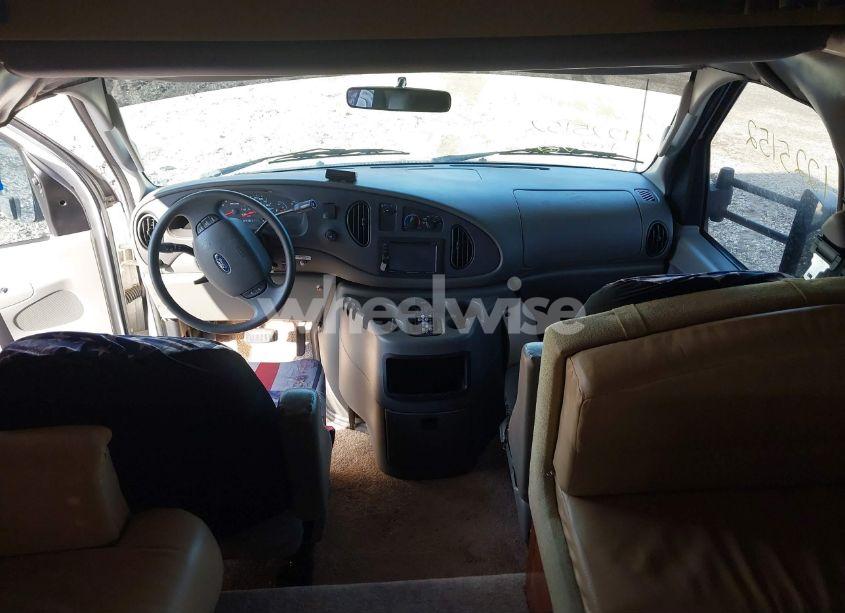 Photo 16 of 2005 Coachmen Leprechan N/A (VIN 1FDXE45S14HB12097)