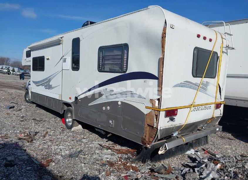 Photo 3 of 2005 Coachmen Leprechan N/A (VIN 1FDXE45S14HB12097)