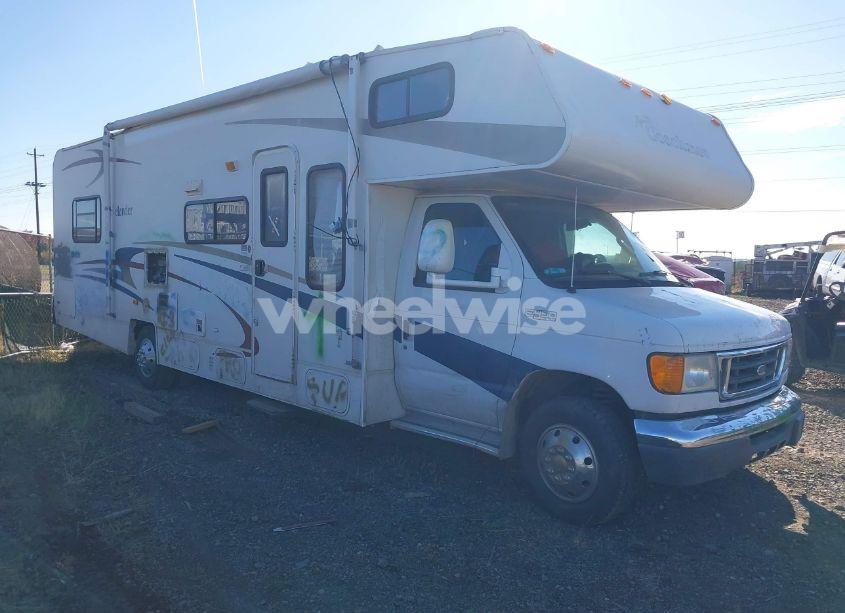 2005 Ford E-450 CUTAWAY STANDARD (VIN 1FDXE45S15HA51514) main photo