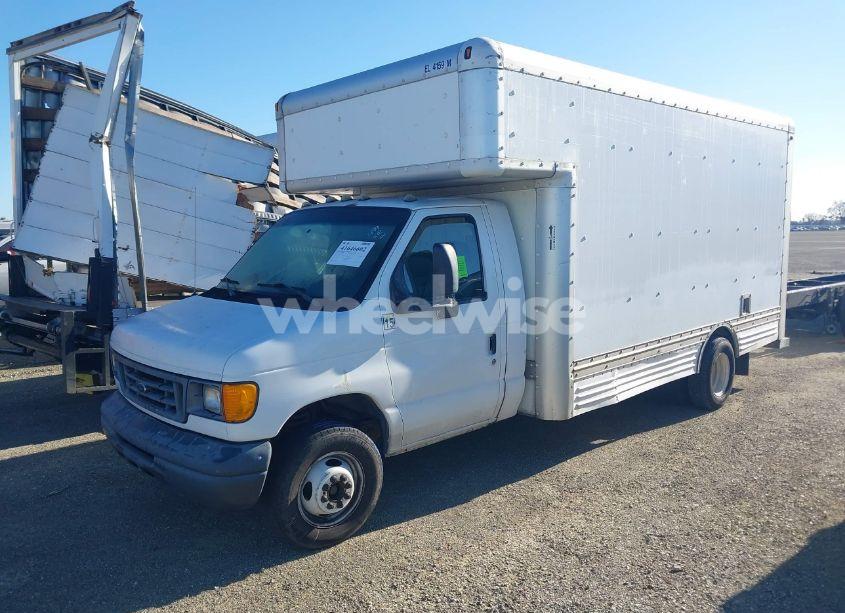 Photo 2 of 2007 Ford E-450 CUTAWAY (VIN 1FDXE45S17DA17907)