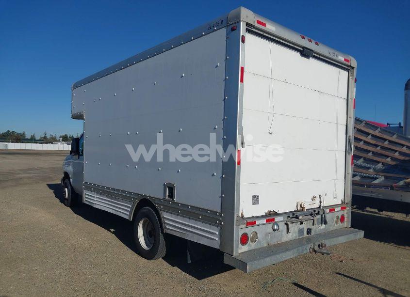 Photo 3 of 2007 Ford E-450 CUTAWAY (VIN 1FDXE45S17DA17907)