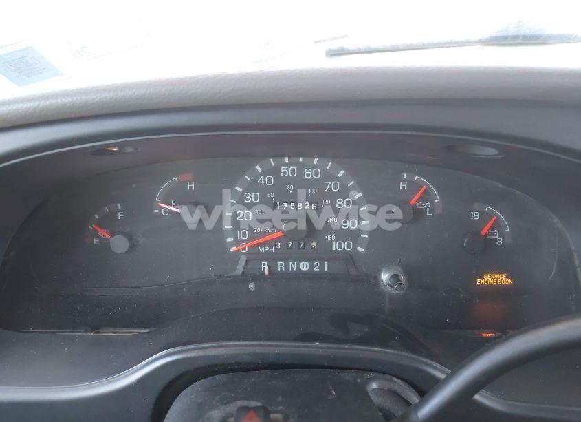 Photo 5 of 2001 Ford E-450 CUTAWAY STANDARD (VIN 1FDXE45S21HB50577)