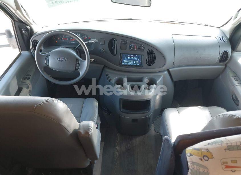 Photo 8 of 2004 Ford E-450 CUTAWAY STANDARD (VIN 1FDXE45S24HA85914)