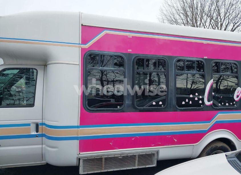 Photo 14 of 2000 Ford E-450 CUTAWAY STANDARD (VIN 1FDXE45S2YHA93372)