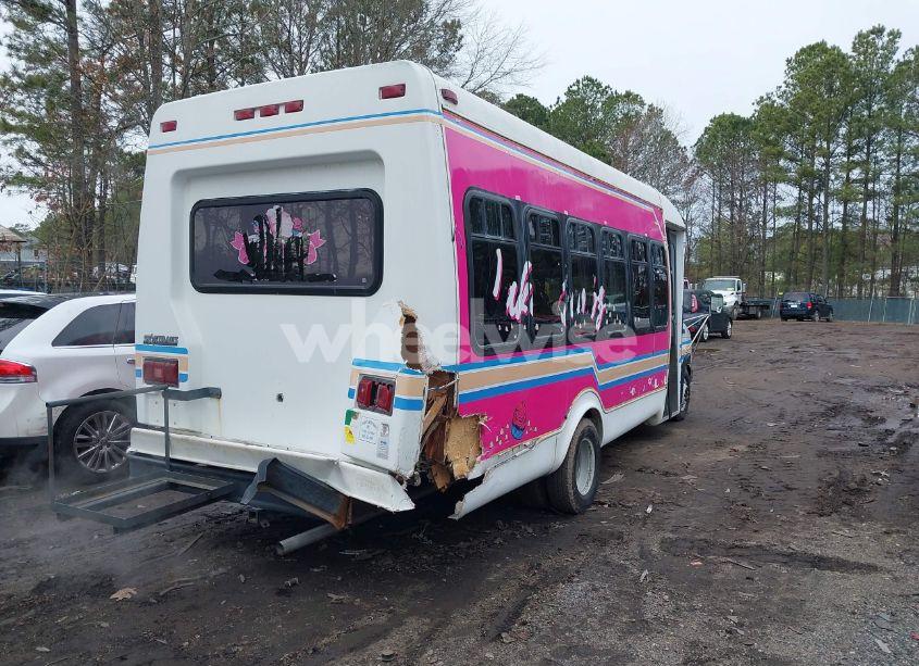 Photo 4 of 2000 Ford E-450 CUTAWAY STANDARD (VIN 1FDXE45S2YHA93372)