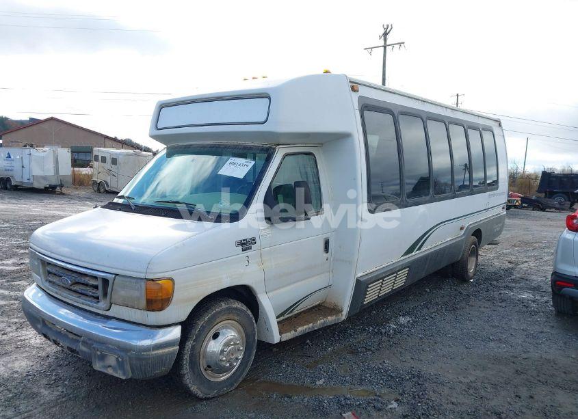 Photo 2 of 2005 Ford Econoline COMMERCIAL CUTAWAY STANDARD (VIN 1FDXE45S35HA24427)