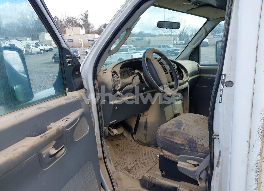 Photo 5 of 2005 Ford Econoline COMMERCIAL CUTAWAY STANDARD (VIN 1FDXE45S35HA24427)