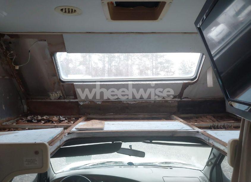 Photo 12 of 2002 Ford E-450 CUTAWAY STANDARD (VIN 1FDXE45S42HB61016)