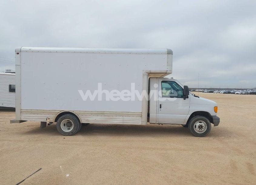 Photo 13 of 2007 Ford E-450 CUTAWAY (VIN 1FDXE45S47DA75980)