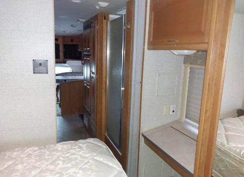 Photo 12 of 2006 Ford E-450 JAMBOREE MOTOR HOME (VIN 1FDXE45S56DA39987)