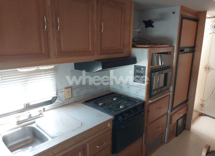 Photo 12 of 2001 Ford E-450 CUTAWAY STANDARD (VIN 1FDXE45S61HA38106)