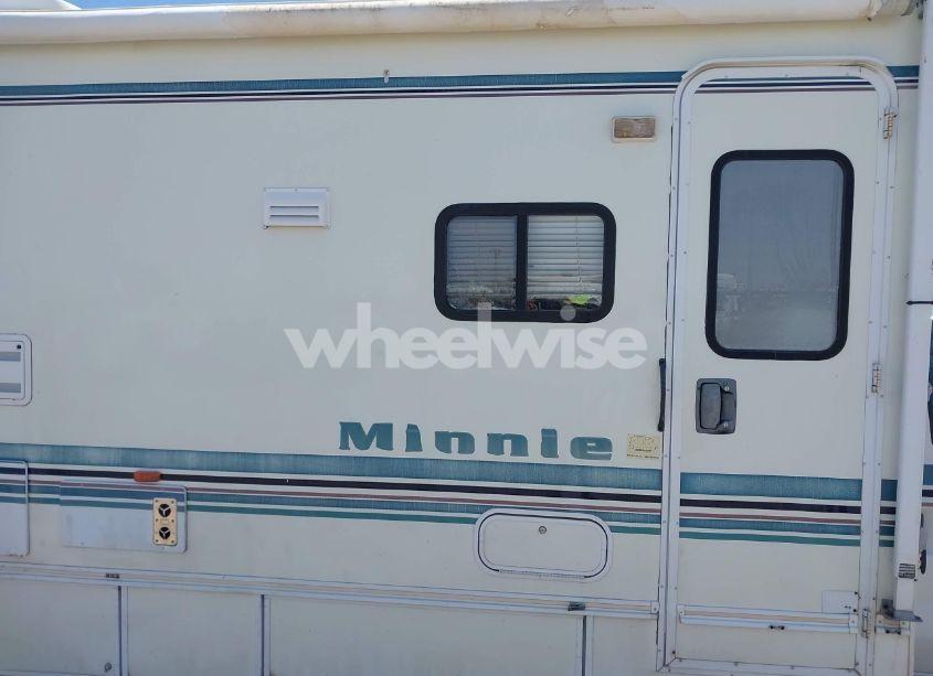 Photo 16 of 2001 Ford E-450 CUTAWAY STANDARD (VIN 1FDXE45S61HA38106)