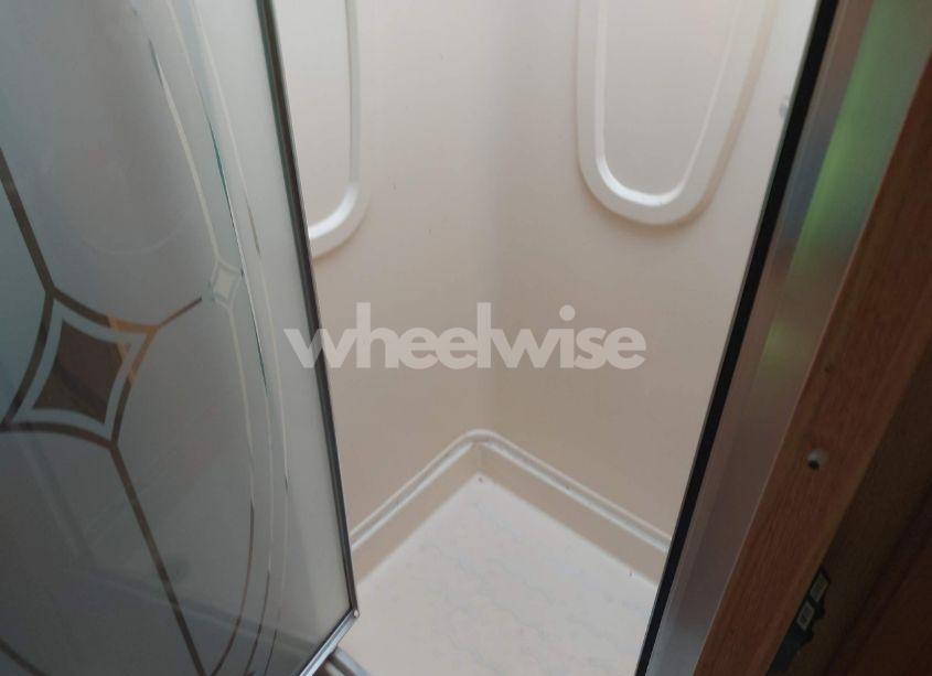 Photo 19 of 2001 Ford E-450 CUTAWAY STANDARD (VIN 1FDXE45S61HA38106)