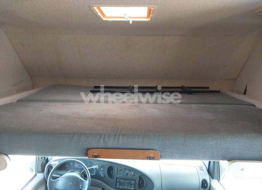 Photo 20 of 2001 Ford E-450 CUTAWAY STANDARD (VIN 1FDXE45S61HA38106)