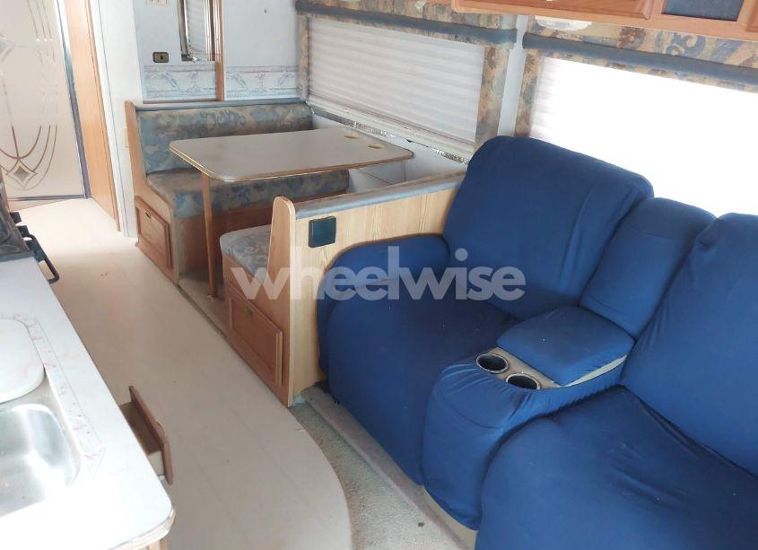 Photo 7 of 2001 Ford E-450 CUTAWAY STANDARD (VIN 1FDXE45S61HA38106)