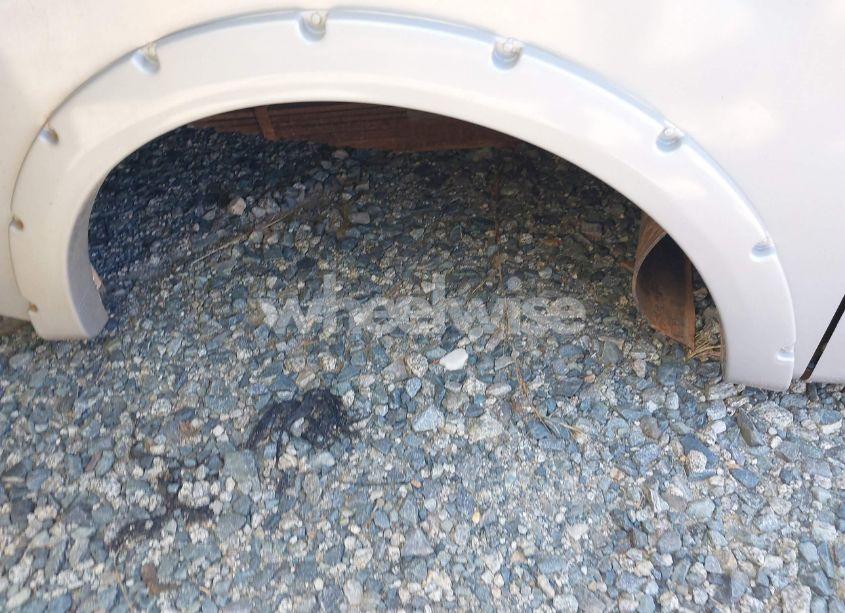 Photo 18 of 2003 Ford E-450 CUTAWAY STANDARD (VIN 1FDXE45S63HB57941)